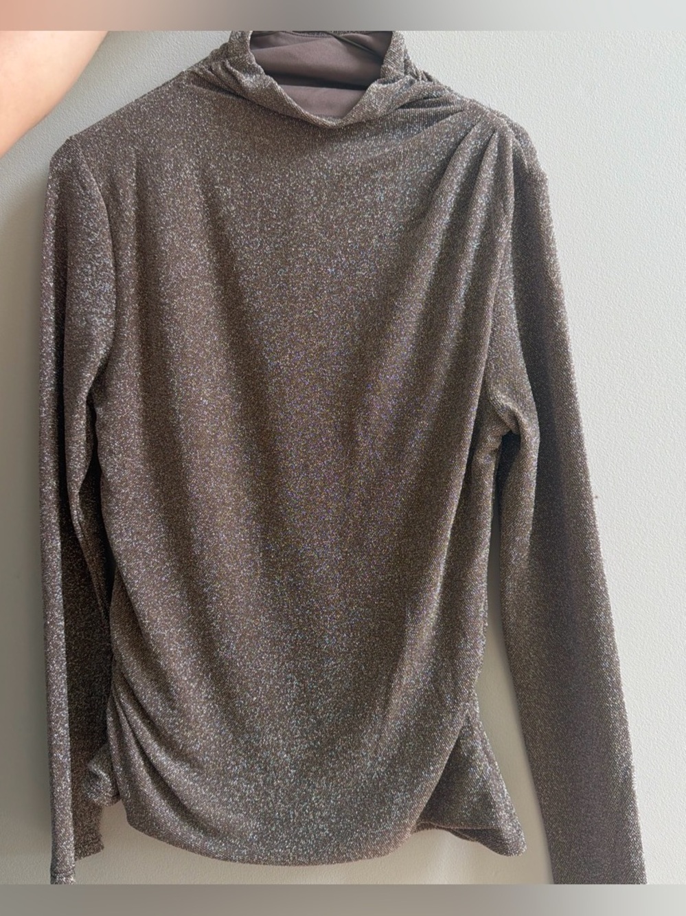 White and black market lounge sleeve top
